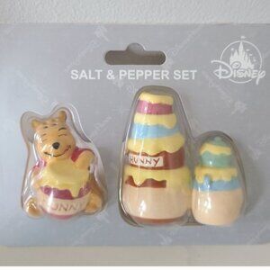 authentic Disney parks Winnie the Pooh Salt and pepper set